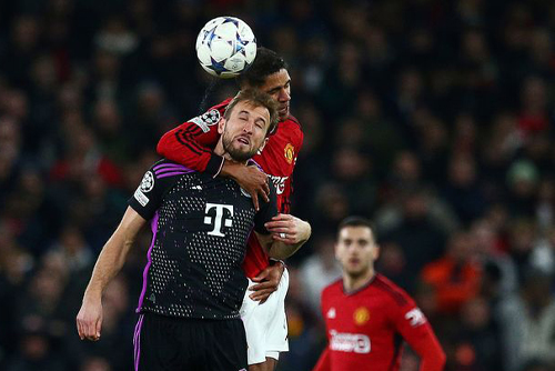 อันตรายกว่าที่คิด วาราน รับเล่นลูกโหม่งจนกระทบร่างกาย