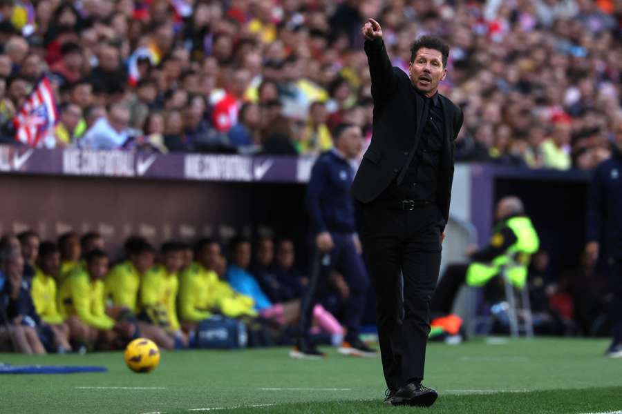 ซิเมโอเน่ ผ่อนคลายแม้พ่าย งูใหญ่