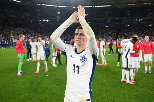 โคล แนะ เซาธ์เกต ส่ง โฟเด้น เล่นปีกขวา