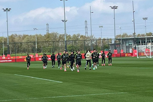 ผีเฮ! ได้ 3 แข้งกลับมาซ้อม ลุ้นลงบู๊เกม ยูโรป้า